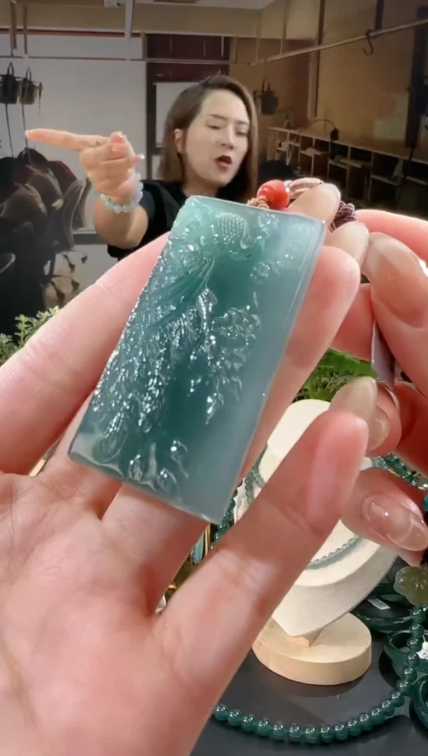 【闪购商品】翡翠吊坠(不含链)未镶嵌凤牌