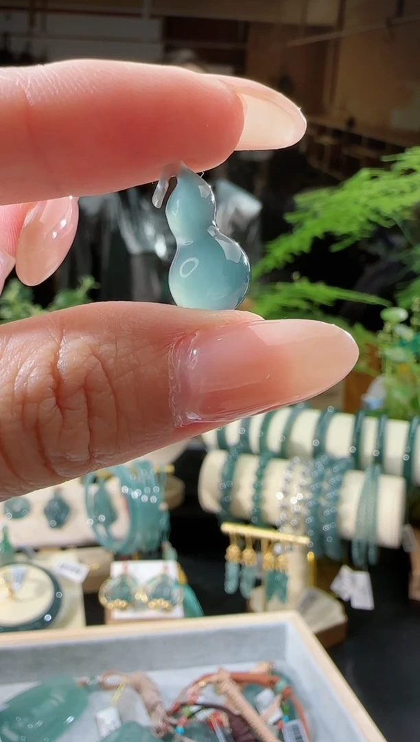 【闪购商品】翡翠吊坠(不含链)未镶嵌葫芦