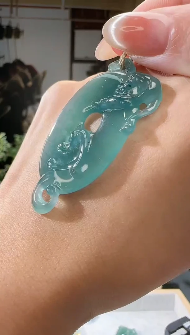 【闪购商品】翡翠吊坠(不含链)未镶嵌龙扣