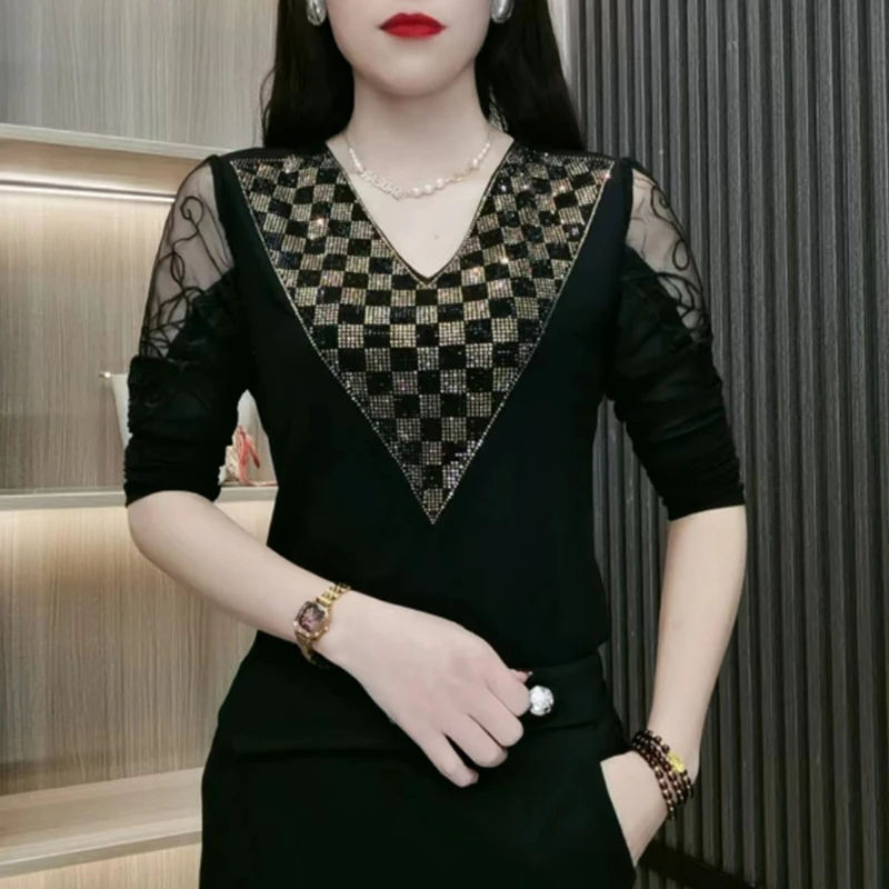 秋季新款烫钻长袖宽松洋气显瘦T恤女时尚V领上衣大码妈妈装潮