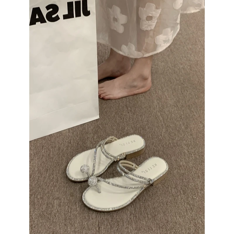 低跟小凉拖晚风水钻鸽子蛋夹脚海边拖鞋女款夏天外穿高级感仙女鞋