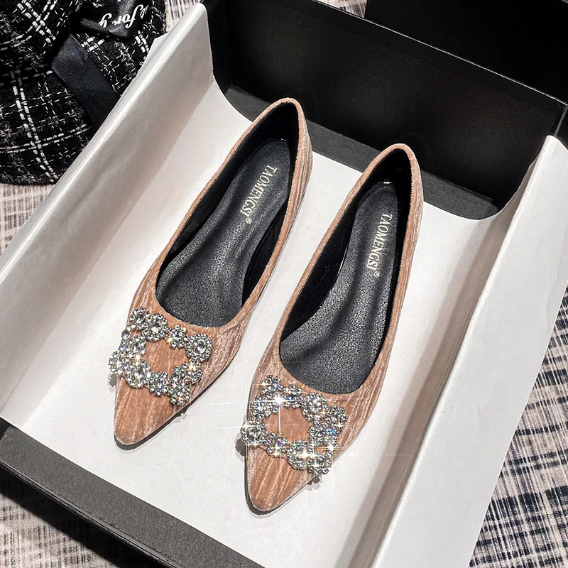 小香风气质水钻单鞋女时尚百搭软底鞋方头方扣大码尖头低跟平底鞋