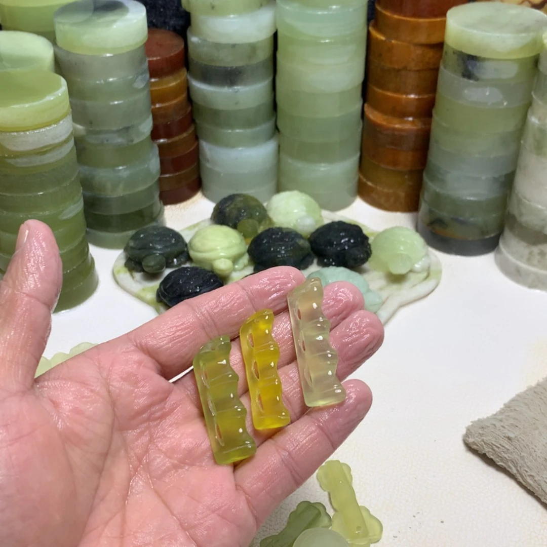 【闪购商品】蛇纹石玉珠宝半成品未镶嵌暖*…