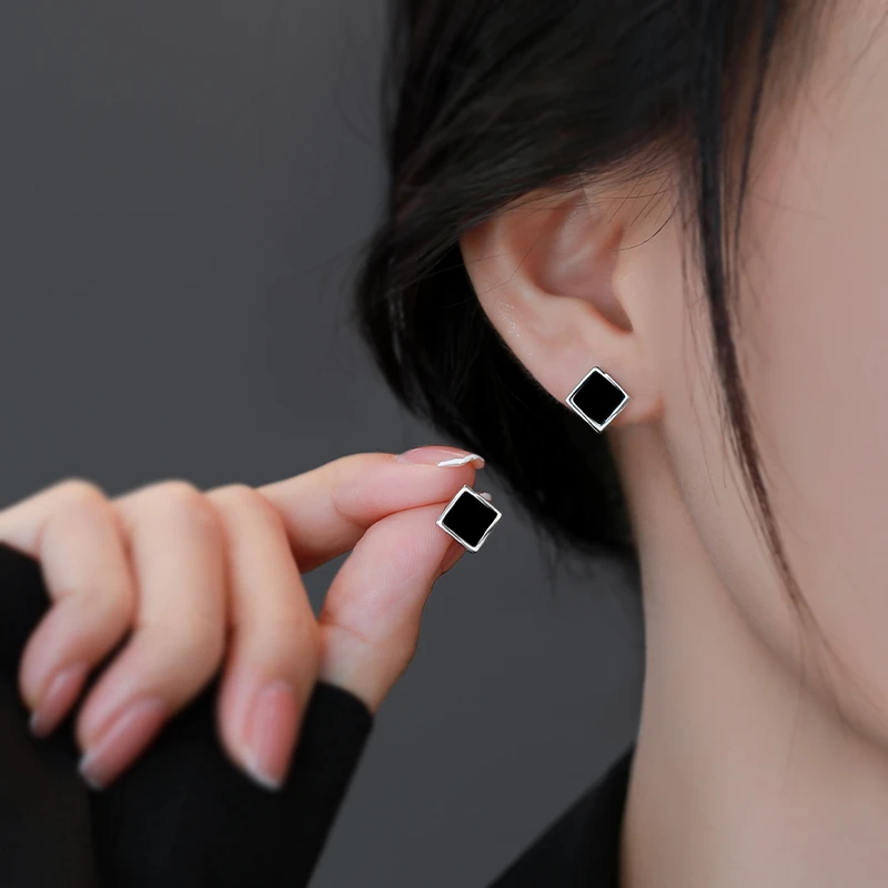 925银耳饰 黑色耳钉女2025新款爆款耳环轻奢高级感方块小众设计
