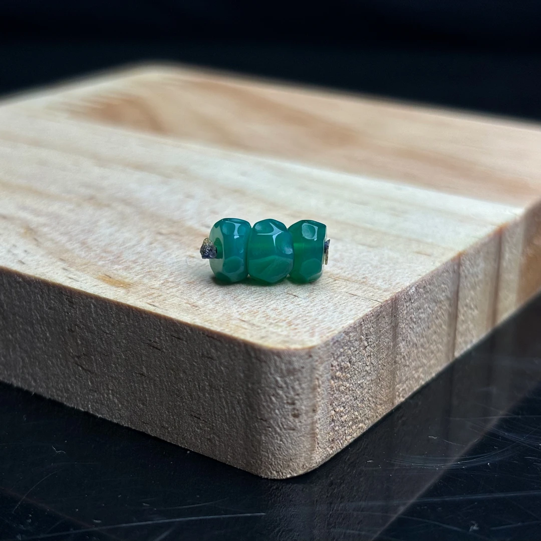 非洲翠玛瑙大肠配饰雕刻无相卡6mm左右文玩配饰顶珠腰珠配饰