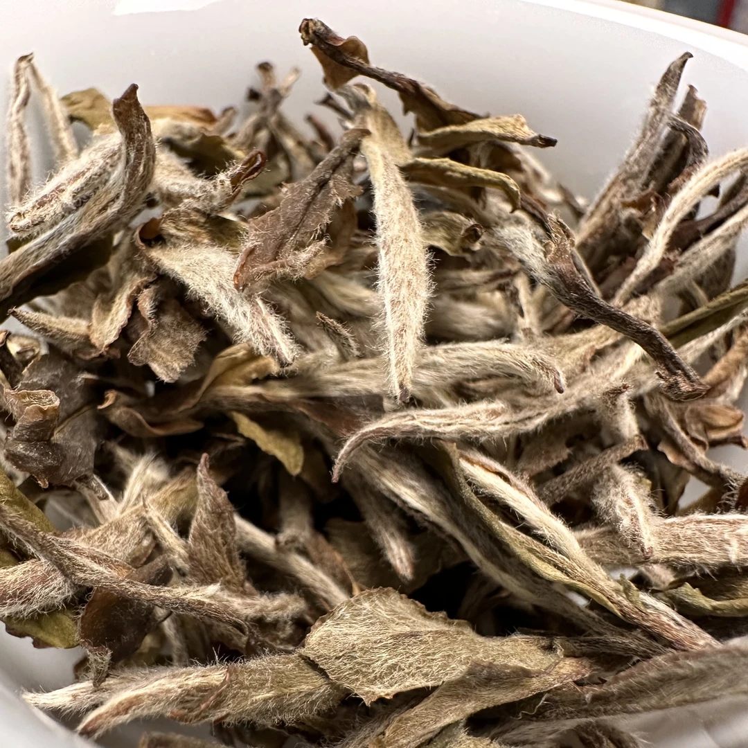 2015年吴健手制荒野牡丹王100克-500克