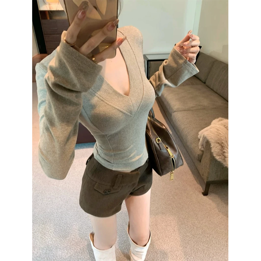 【慕斯双面绒】秋冬韩版设计感辣妹纯欲百搭V领修身显瘦T恤打底衫