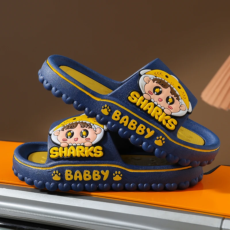 新款儿童拖鞋男童女童卡通防滑居家软底露趾浴室中大童凉拖鞋外穿