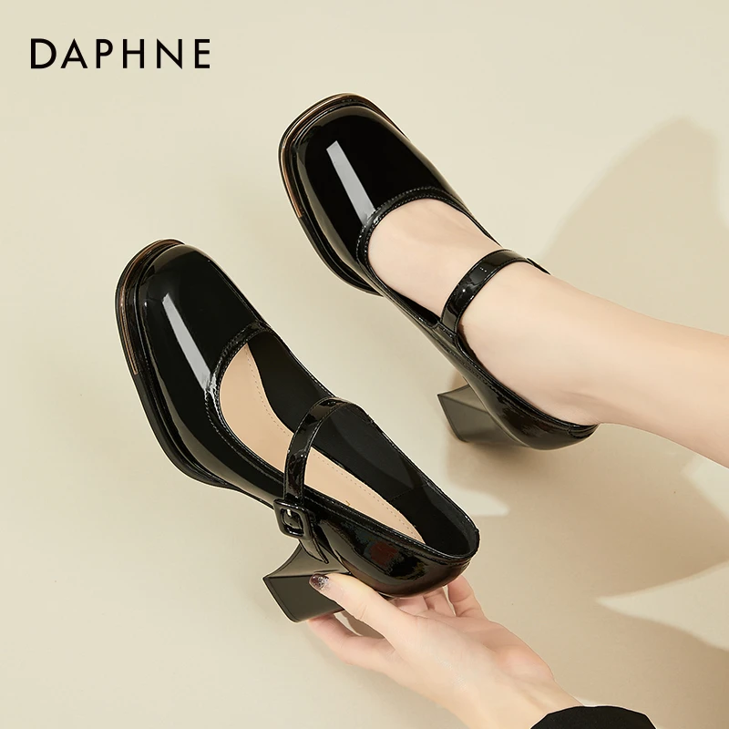 达芙妮粗跟法式高跟鞋女2025新款春季爆款黑色小皮鞋时尚单鞋女款