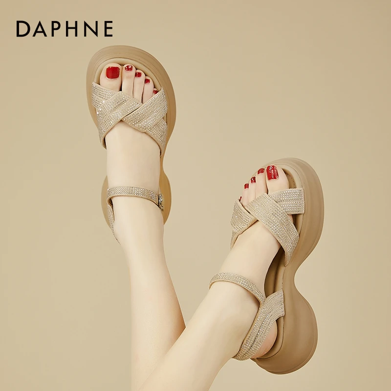 达芙妮厚底凉鞋女2025新款夏季一字带松糕罗马鞋配裙子外穿沙滩鞋