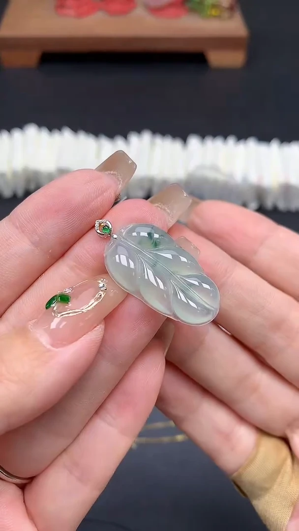 【闪购商品】翡翠吊坠(不含链)18K金镶嵌MS129768