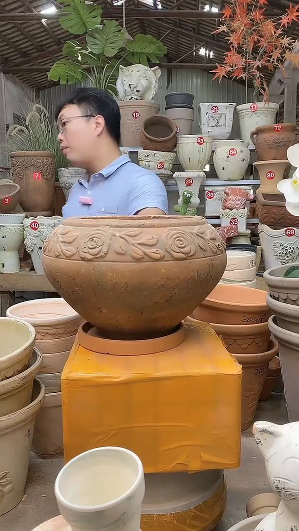 【闪购商品】缸1个红色21*17飞碟盆作旧