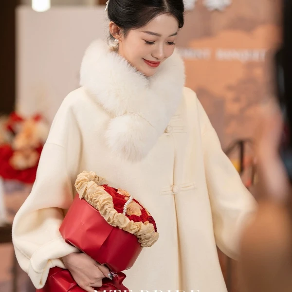 秋冬保暖仿狐狸毛绒皮草围脖女士披肩毛呢大衣百搭毛领子