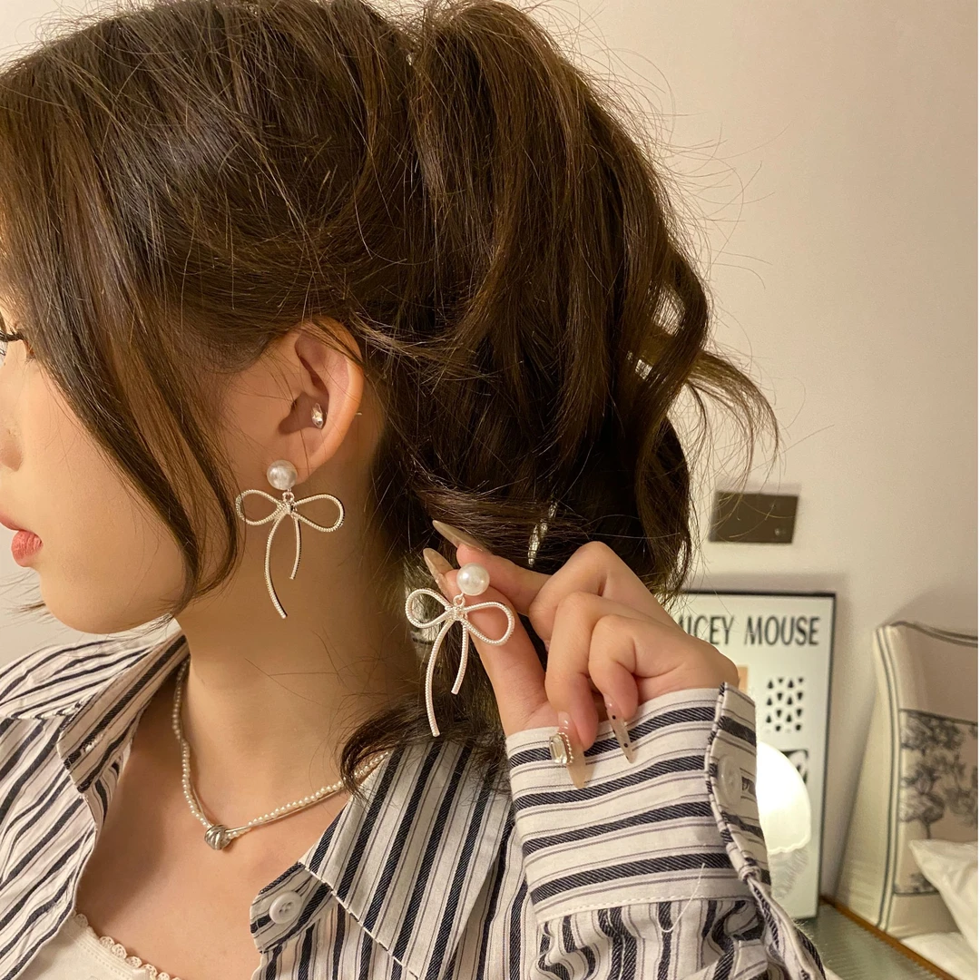 合金仿珍珠耳饰 U型耳钉蝴蝶结感耳环女轻奢复古小众设计耳饰