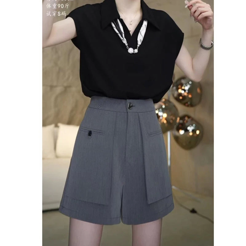 夏季时尚套装女薄款2024新款气质纯色上衣中高腰设计感短裤两件套