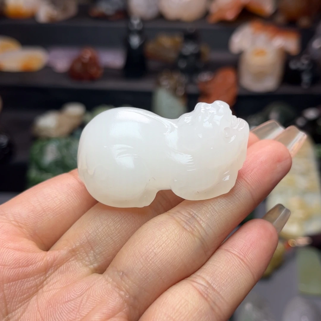 【闪购商品】石英质玉颈饰足铂镶嵌P****r