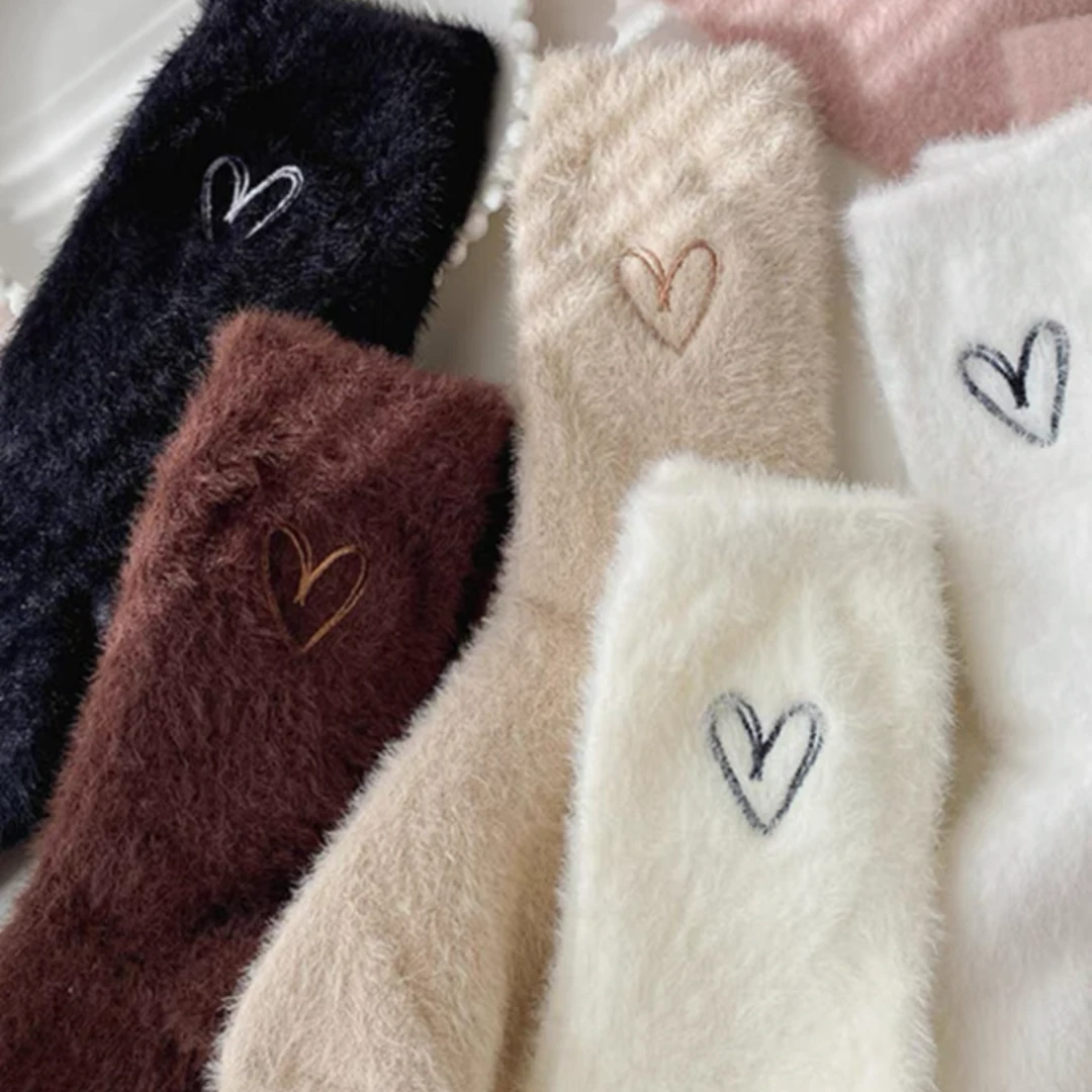 水貂绒袜子女秋冬保暖款珊瑚绒中筒袜加厚毛绒可爱冬季地板月子袜