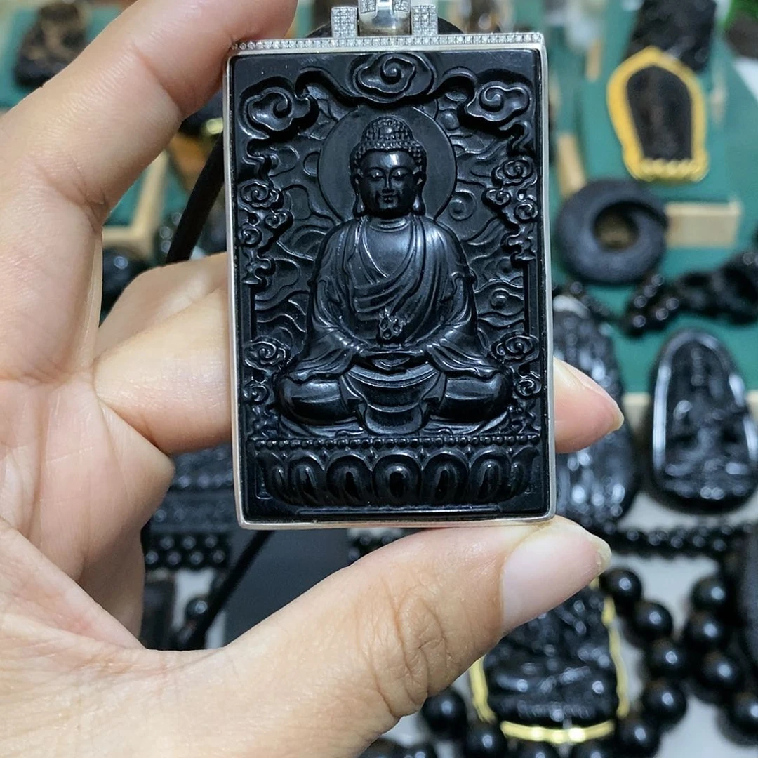 蛇纹石玉颈饰未镶嵌最**景