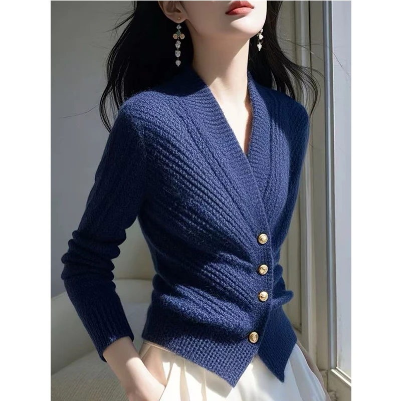 慵懒高级感蓝色毛衣女款2024新款冬季时尚气质收腰内搭针织上衣