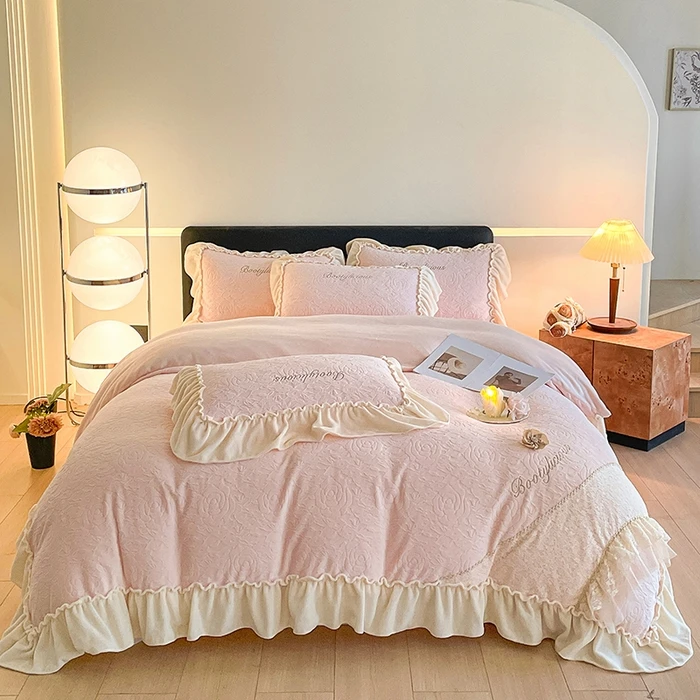 【HJAIJIAO】 新款A类高克重全消光韩版雕花贴布绣牛奶绒四件套