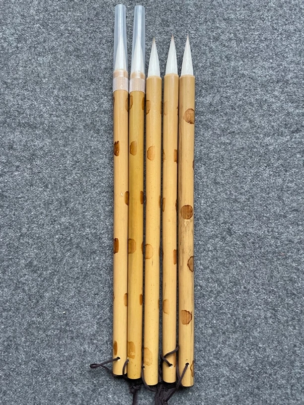 兼毫毛笔，出锋4.5厘米口径1.1厘米和出锋3.7厘米，口径1.0cm