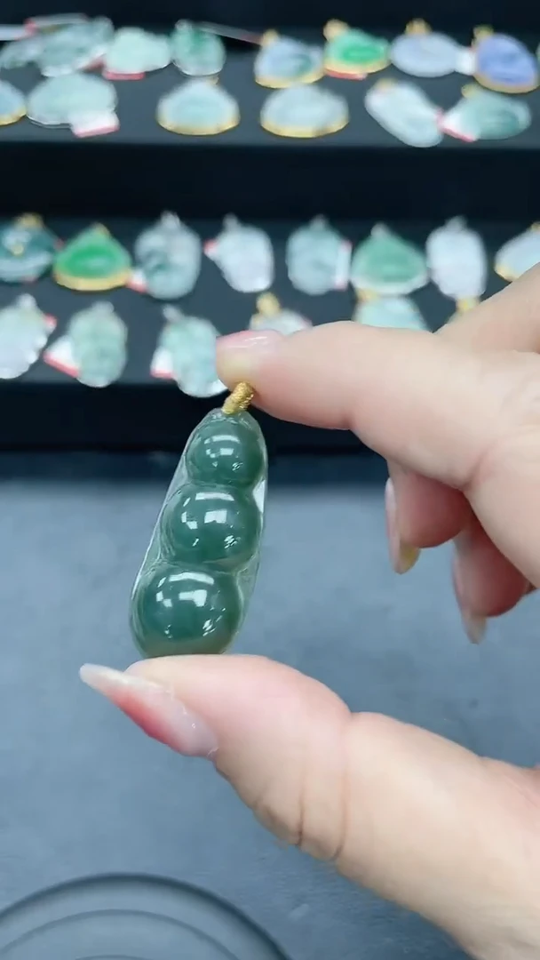 【闪购商品】翡翠吊坠(不含链)18K金镶嵌天然翡翠a货104