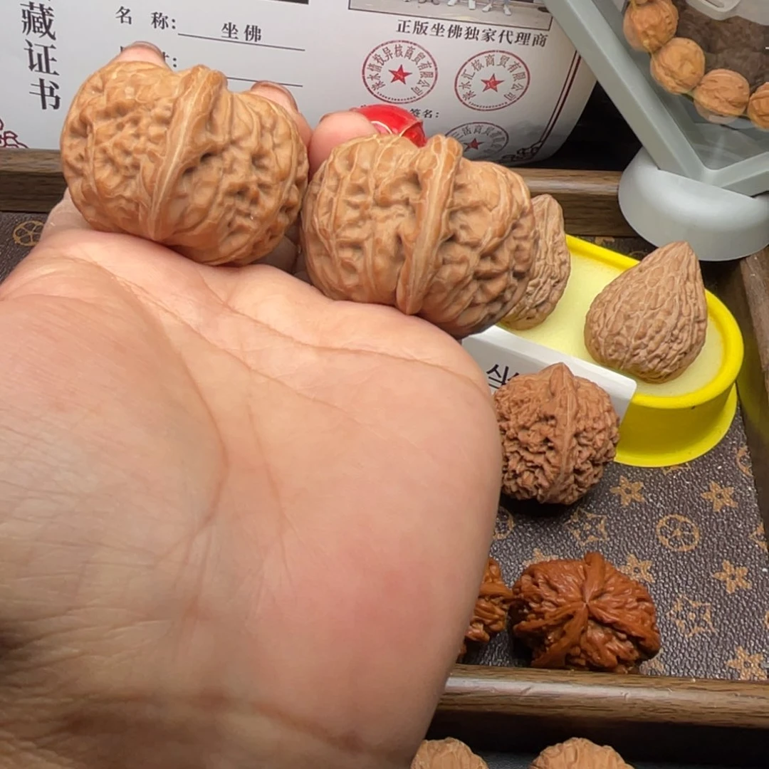 文玩核桃吊坠力****鱼元宝40