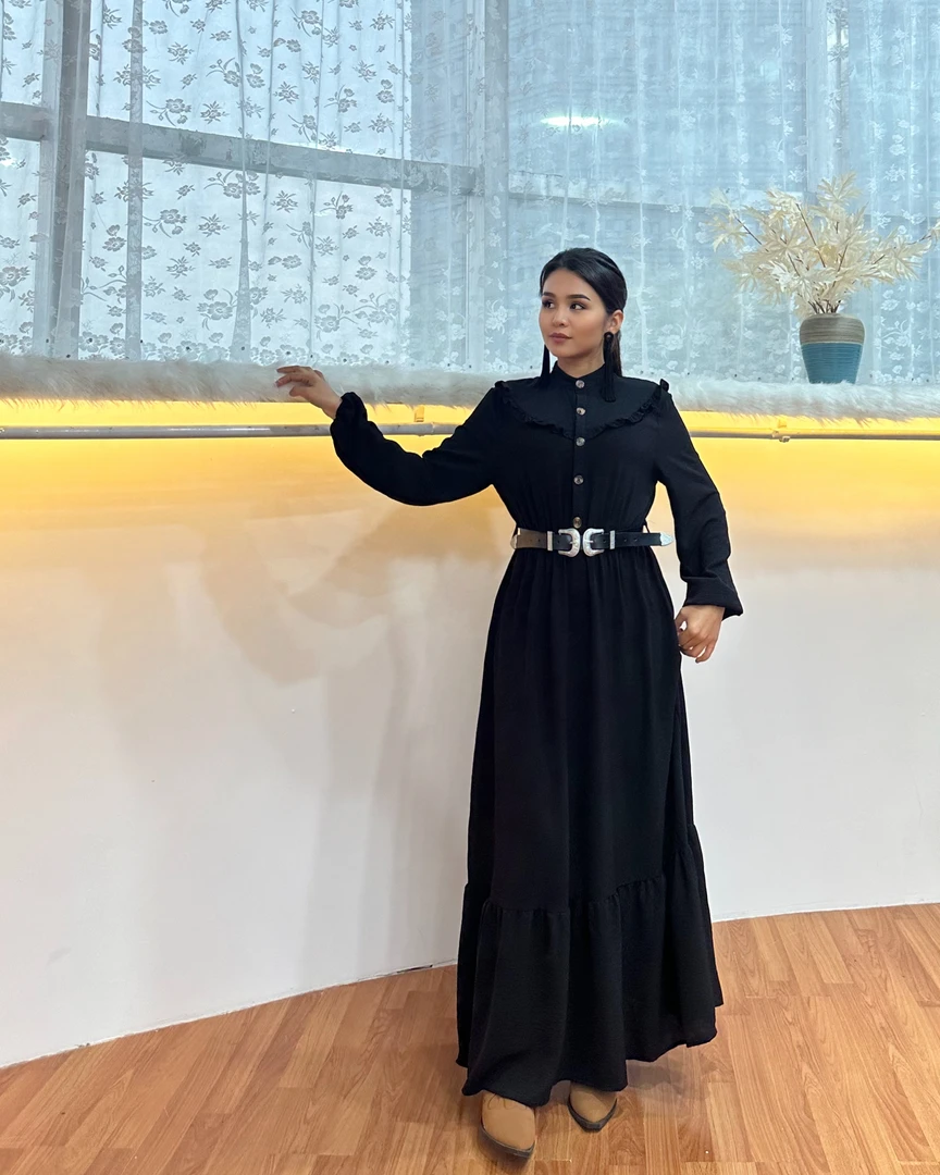 2024新款黑色时尚荷叶边设计长款连衣裙