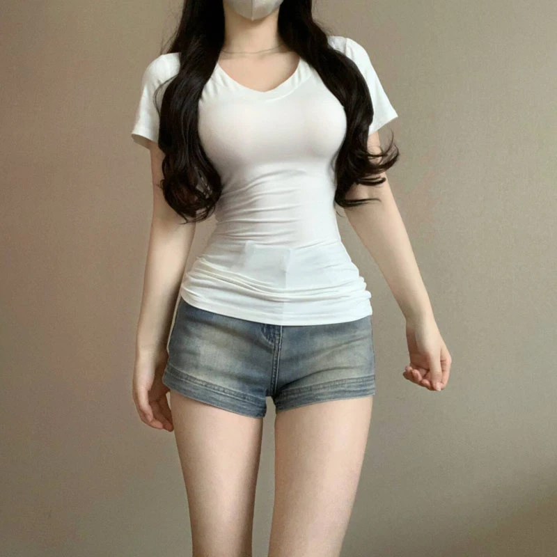 新款V领短袖t恤女修身内搭套装牛仔高腰热裤显瘦搭配显瘦包臀短裤