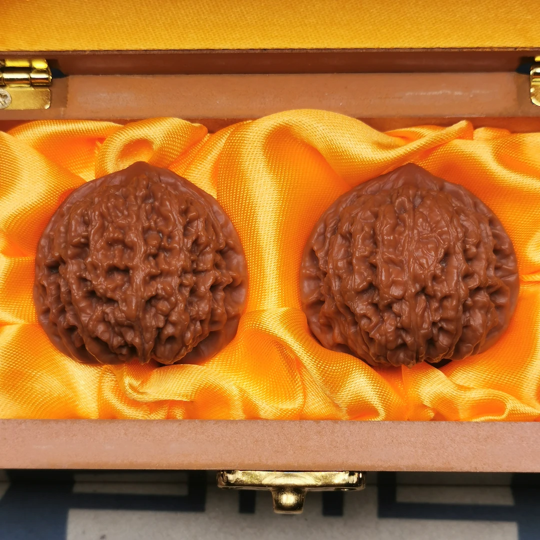 文玩核桃   皇家正圆狮子头