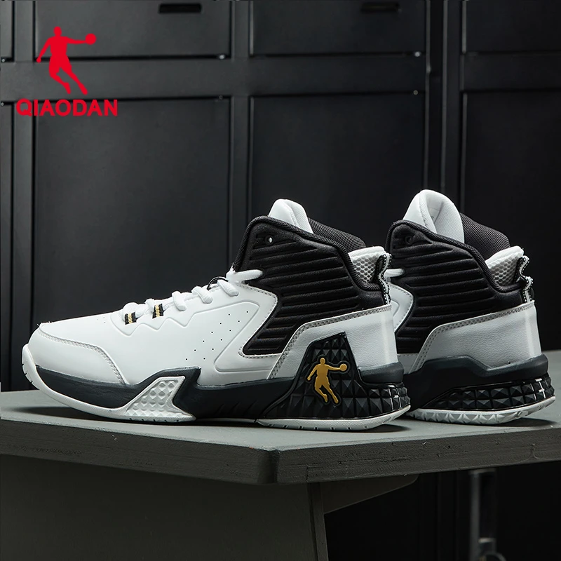 中国乔丹磨砺篮球鞋男革面高帮外场水泥地防滑耐磨战靴篮球运动鞋
