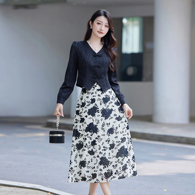 奢姿【秋上新】大码女装胖妹妹遮肉显瘦减龄气质印花V领两件套套装