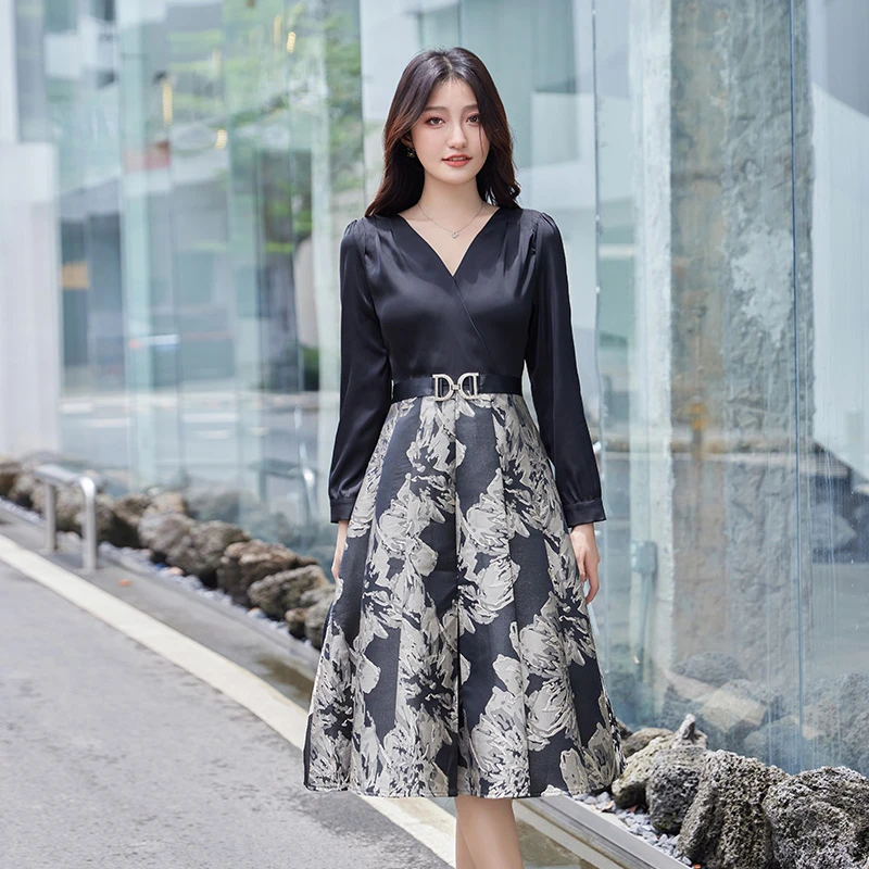 奢姿【如花似月】大码女装胖妹妹显瘦遮肉名媛气质时尚刺绣连衣裙秋