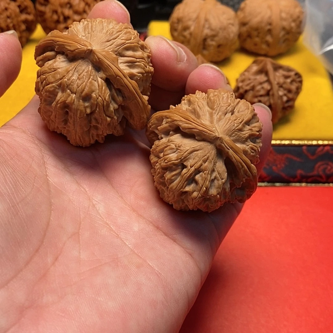 【闪购商品】桃核吊坠43白狮子