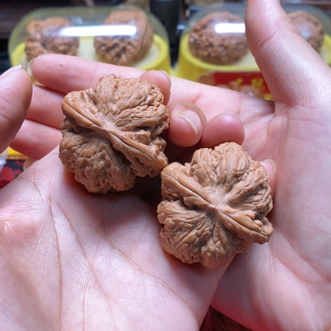 文玩核桃把件大粗筋狮子头