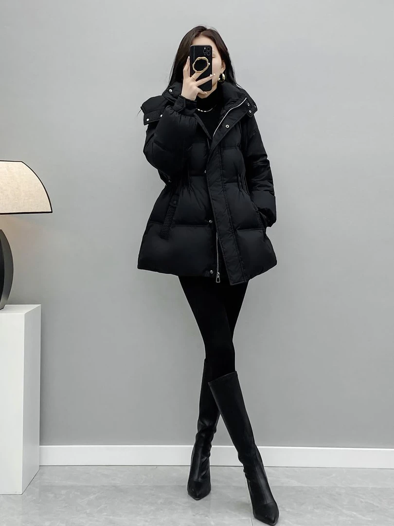 2024冬季新款黑色连帽收腰面包服女韩版气质小个子短款外套时尚