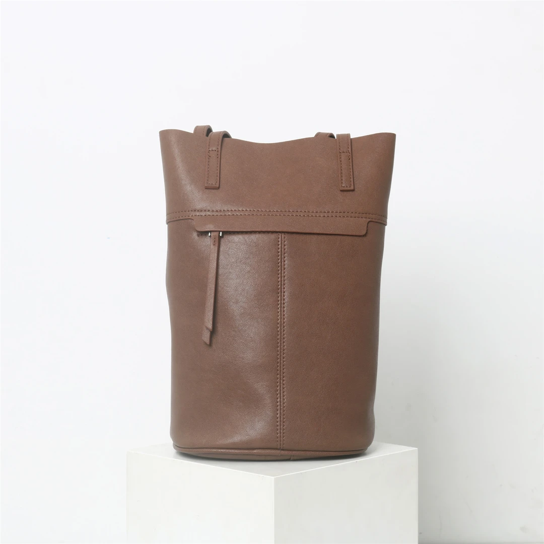 植鞣复古牛皮包包2024新款大容量休闲小众设计软皮时尚腋下水桶包