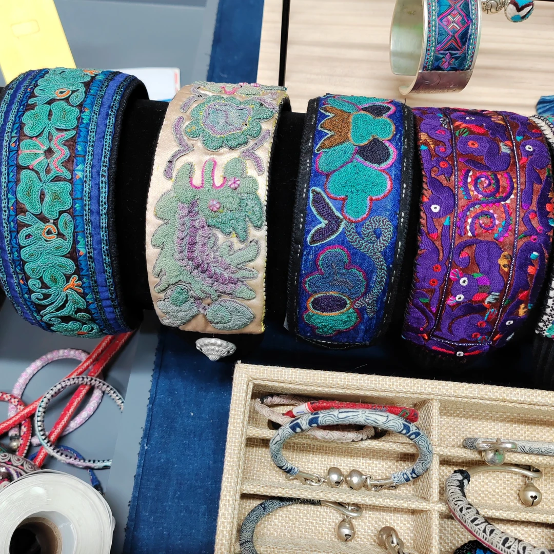 老绣饰品(直播间拍货链接，直接拍不发货哈)