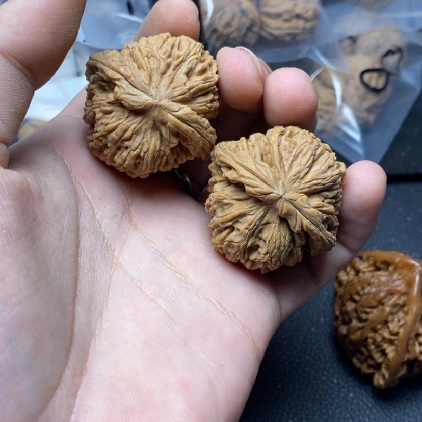 【闪购商品】文玩核桃吊坠ج****根61