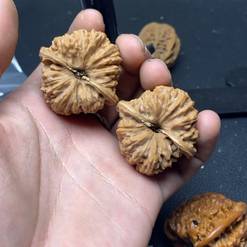 【闪购商品】文玩核桃吊坠枫**145