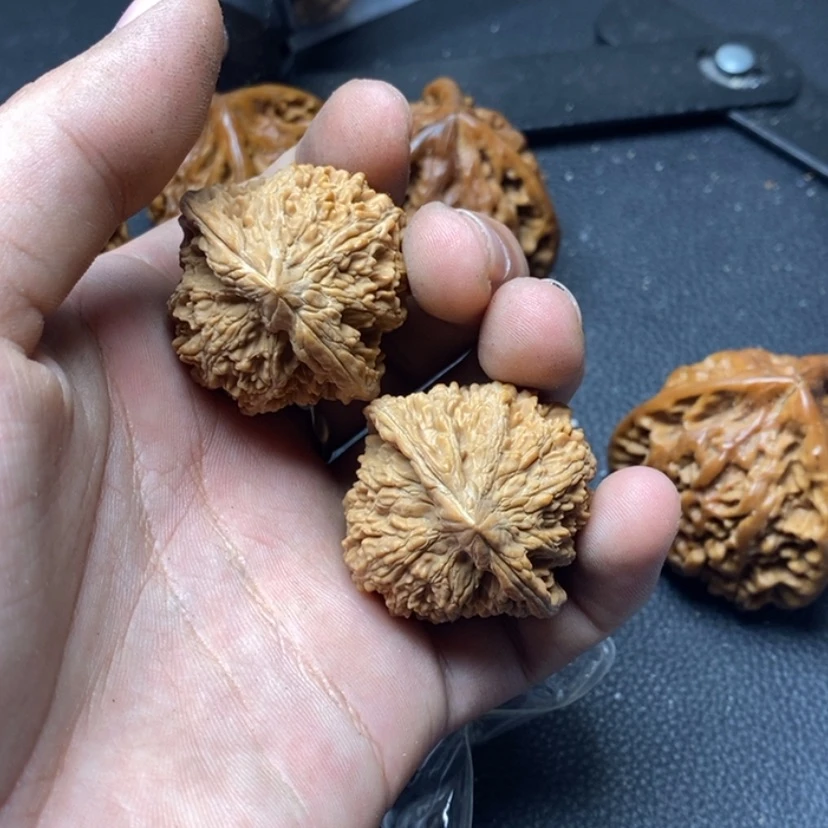 【闪购商品】文玩核桃吊坠财*?72