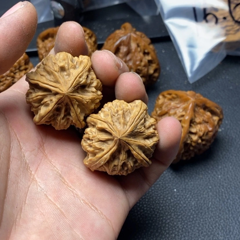 【闪购商品】文玩核桃吊坠浅*78