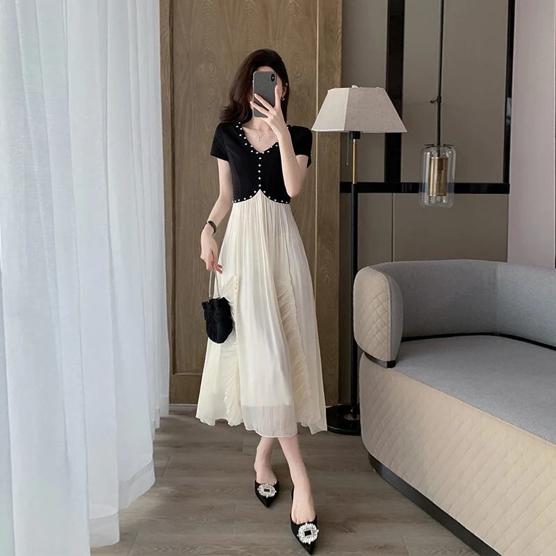 法式高级感撞色拼接连衣裙女夏季2024新款时尚气质显瘦减龄小黑裙