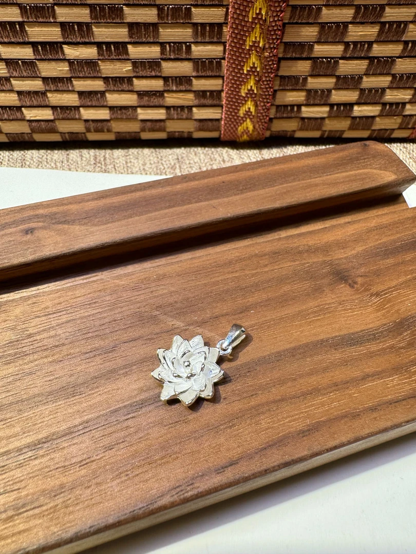 坠链均足银 115旋转莲花吊坠纯银项链