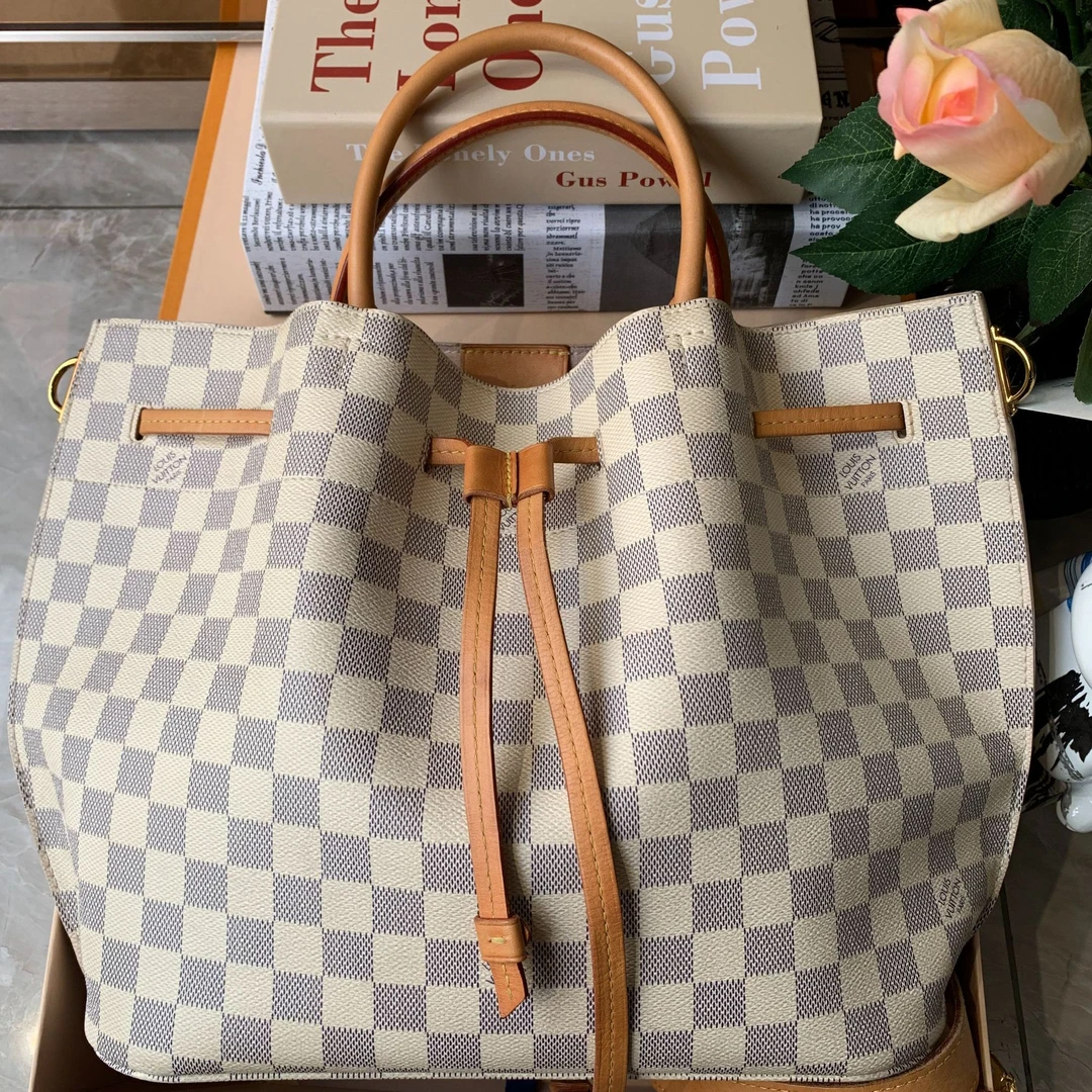 95新 LV LV Girolata白棋盘格抽绳手提