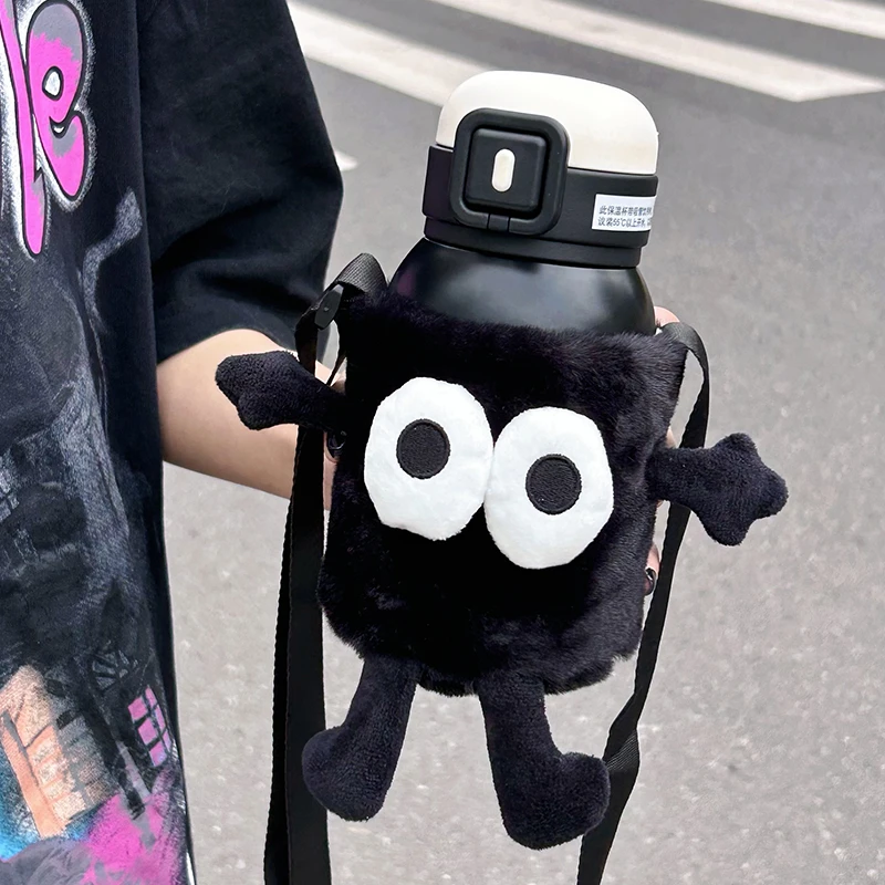 熊小斗保温杯儿童女生新款2023水杯高颜值吸管杯毛绒杯子可爱斜跨