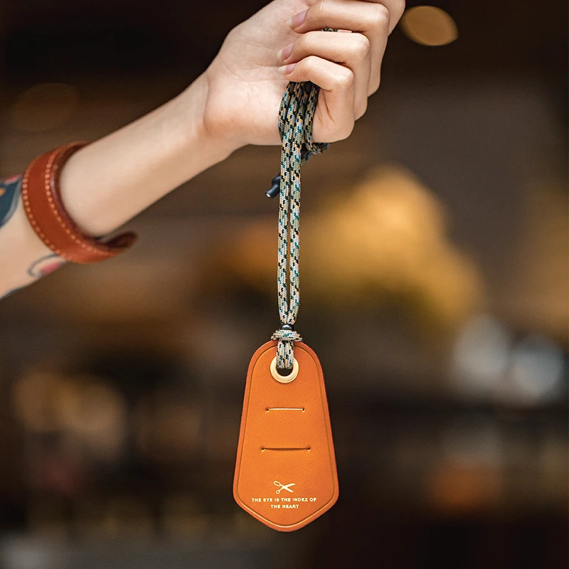 马登女装日系复古防丢防滑便携眼镜墨镜挂绳头层牛皮阿美咔叽项链