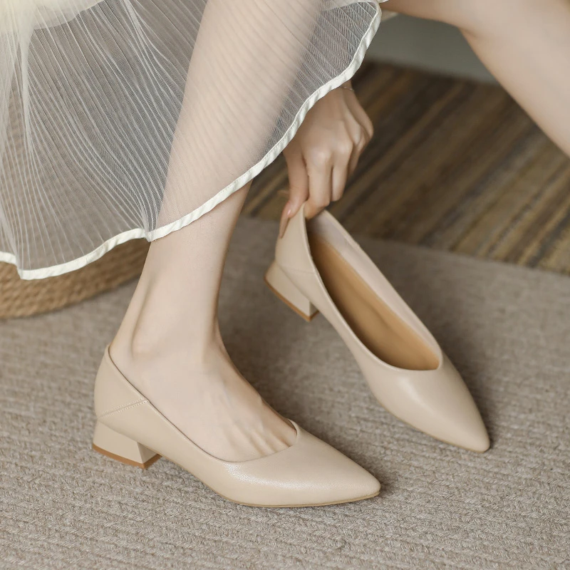 真皮低跟鞋鞋女2024新款夏季百搭妈妈鞋尖头工作单鞋软皮温柔大码