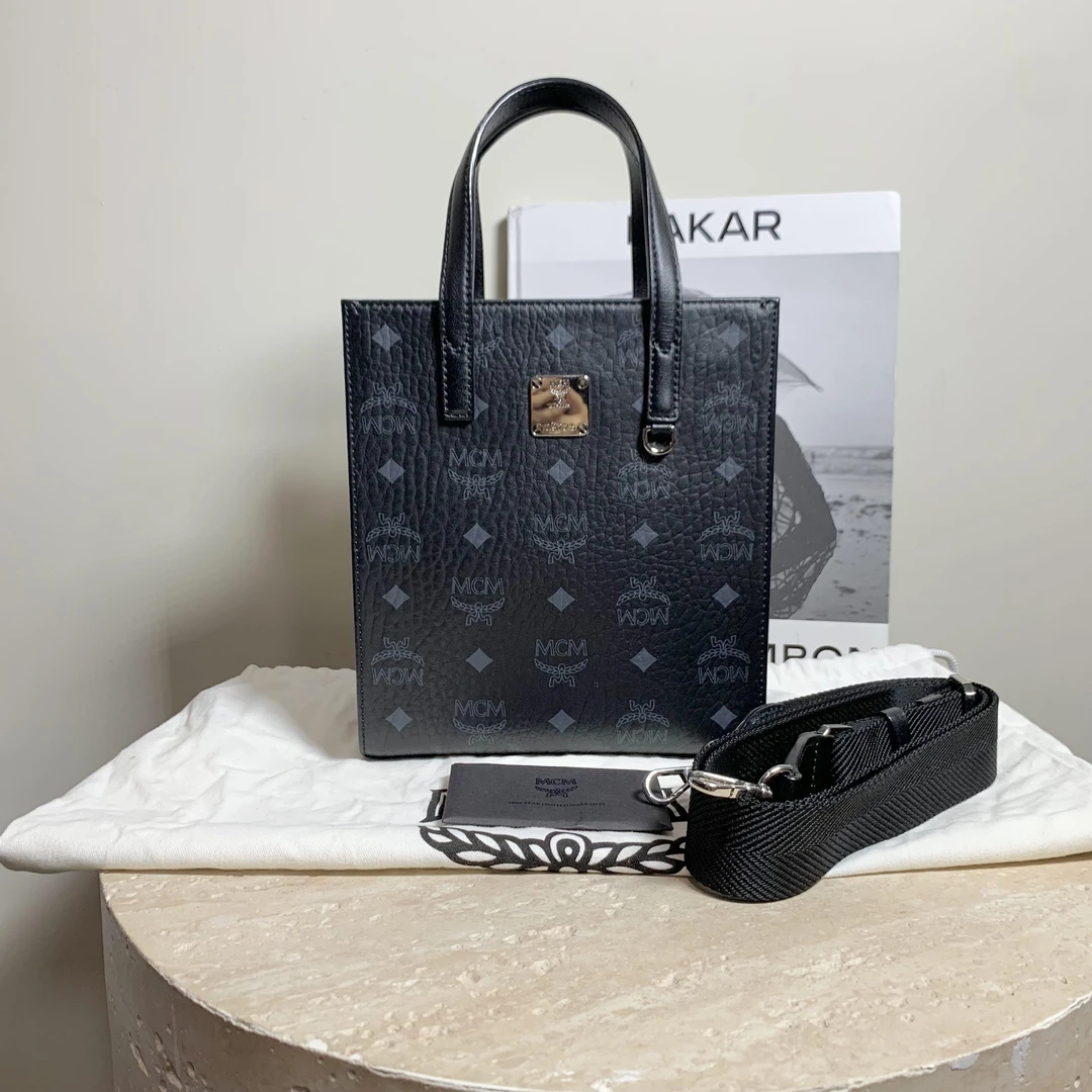 95新 MCM 壹臻中古/黑色老花琴谱tote包 / 31869246