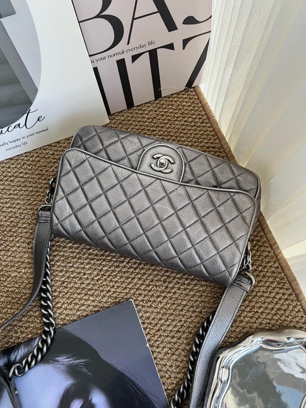 95新 Chanel/香奈儿 赤境·5833 银色牛皮菱格翻盖单肩包16-17
